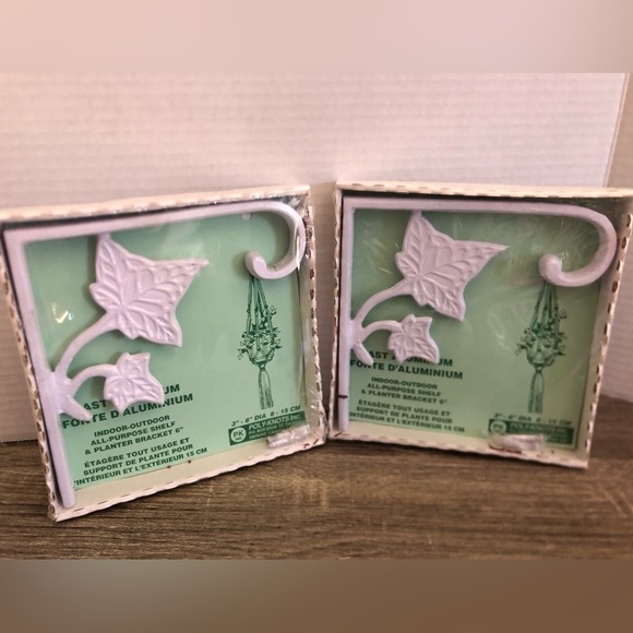 Vtg NOS White Cast Aluminum Shelf Brackets - Picture 1 of 9